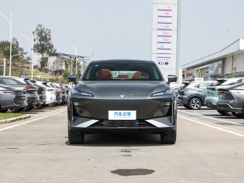 Sistem HUAWEI terbaru DEEPAL S07 2024 EREV dengan 121km CLTC0.5h Waktu pengisian cepat 175kW Daya maksimum 320N.m Torsi